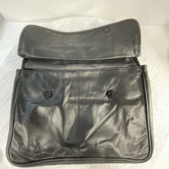 Black Leather Messenger Bag Magnetic Snap Button Close Shoulder Strap - Picture 3 of 16